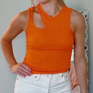 Cute cut out anthro tank! True to size!! Fun with jeans or leggings!!